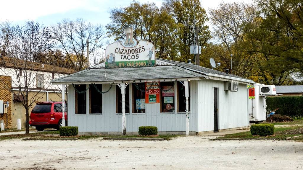 Casadores Tacos | restaurant | 215 S Oak St, Onarga, IL 60955, USA | 8152689880 OR +1 815-268-9880