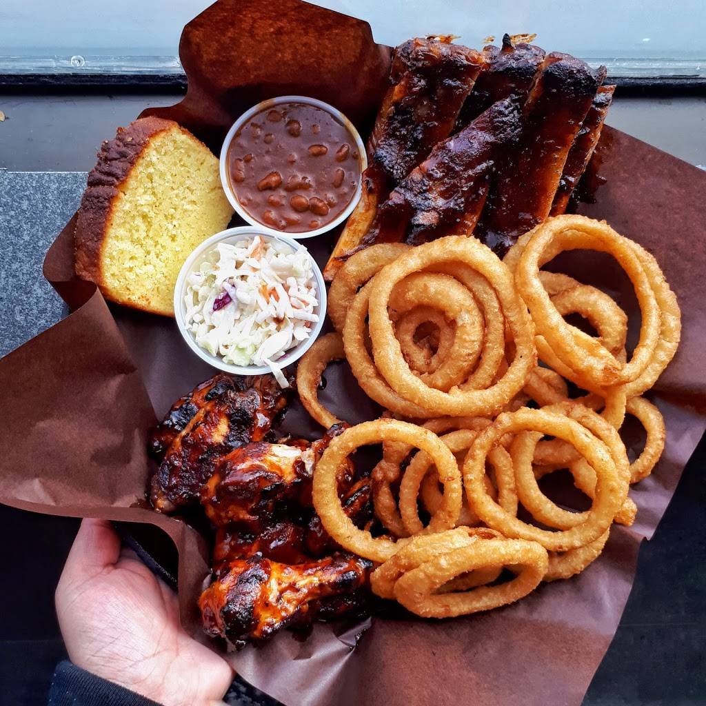 Memphis BBQ & Wicked Wings | restaurant | 327 Bronte St S, Milton, ON L9T 4A4, Canada | 9058647979 OR +1 905-864-7979