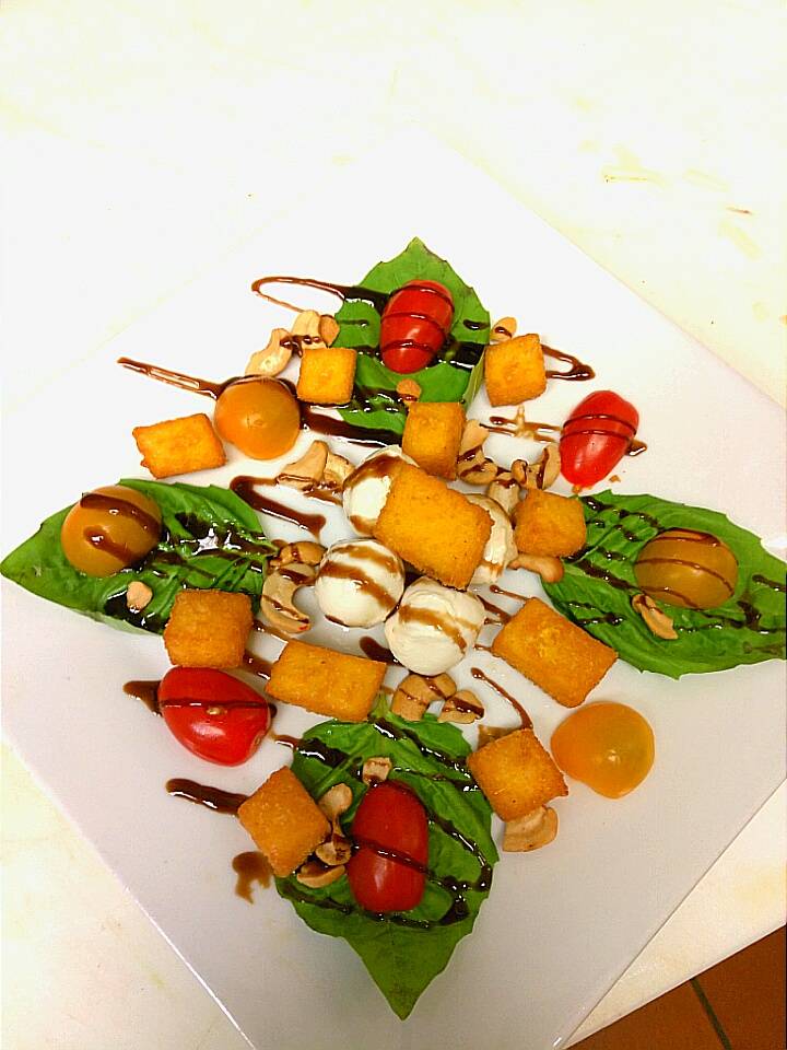 Michael D’s & Demario’s Pizza | restaurant | 1411 1/2, Whipple Ave NW, Canton, OH 44708, USA | 3304771000 OR +1 330-477-1000