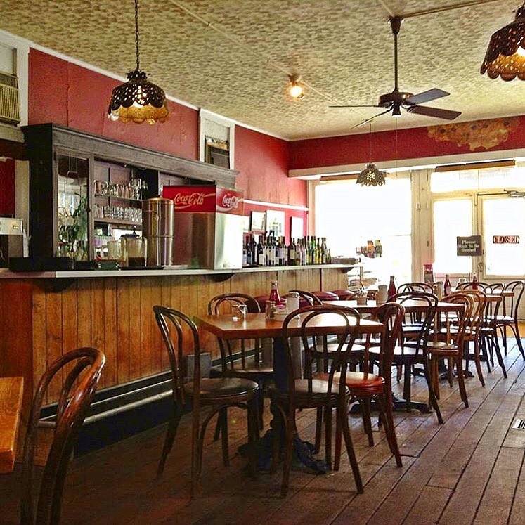 Hobnob Corner Restaurant | restaurant | 17 W Main St, Nashville, IN 47448, USA | 8129884114 OR +1 812-988-4114