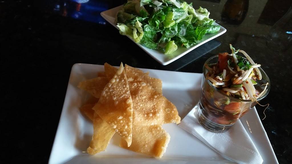 The Heights Restaurant & Bar | restaurant | 1883 N Campus Ave, Upland, CA 91784, USA | 9099813663 OR +1 909-981-3663