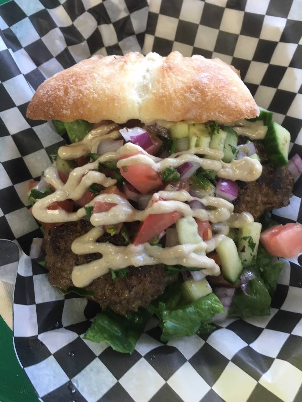 Batoota’s Food Truck | restaurant | 381 Taunton Rd E, Oshawa, ON L1H 7K5, Canada | 9052441404 OR +1 905-244-1404