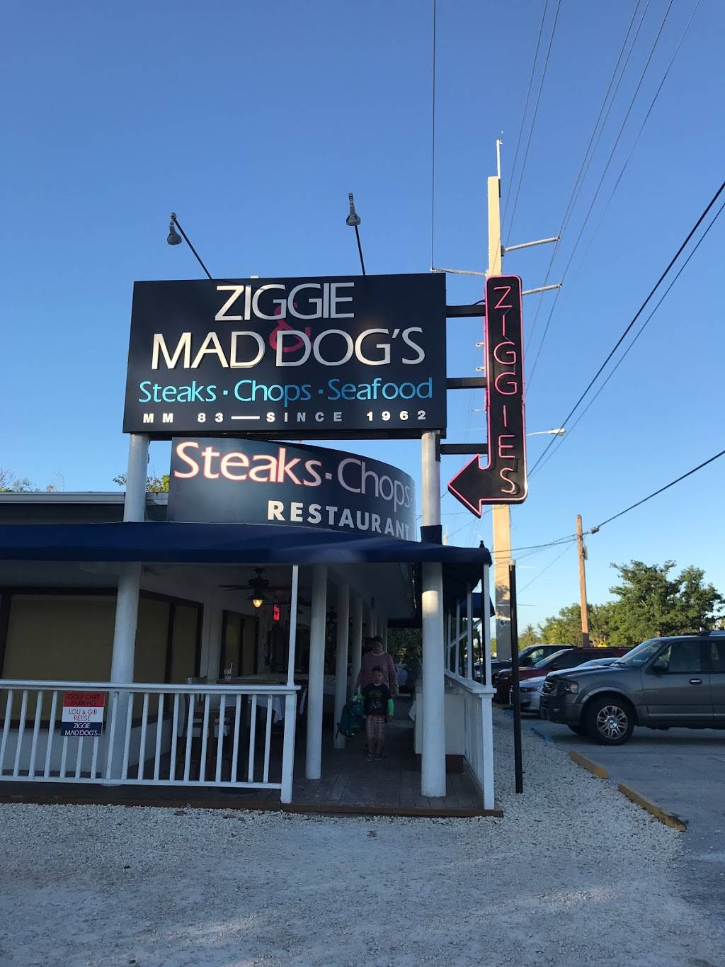 Ziggie & Mad Dogs | restaurant | 83000 Overseas Hwy, Islamorada, FL 33036, USA | 3056643391 OR +1 305-664-3391