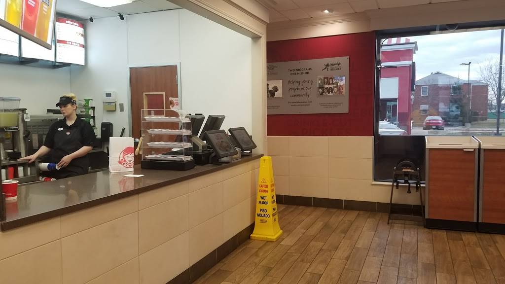 Wendys | restaurant | 850 E Euclid Ave, Des Moines, IA 50316, USA | 5152628063 OR +1 515-262-8063