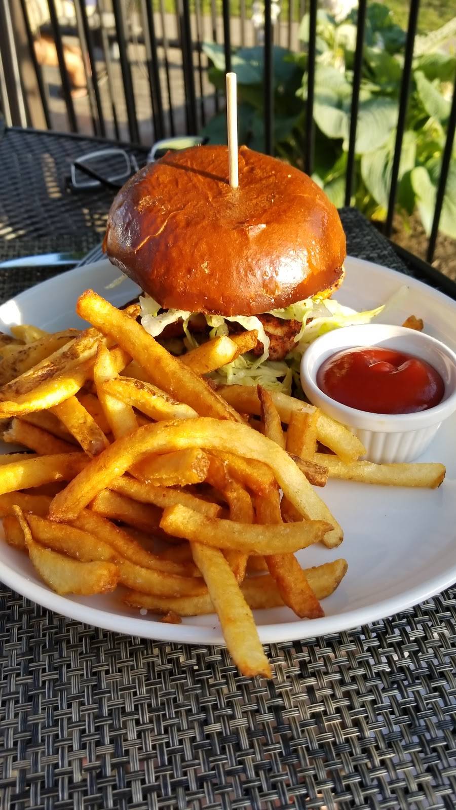 The Revelry | restaurant | 1290 University Ave, Rochester, NY 14607, USA | 5853406454 OR +1 585-340-6454