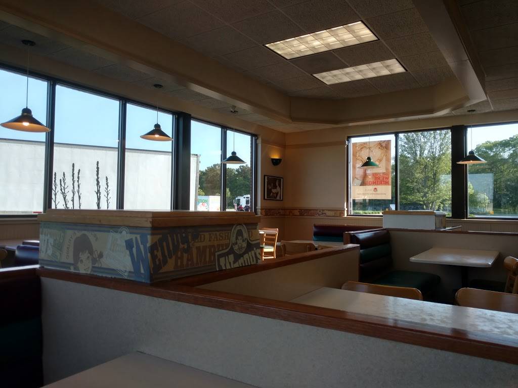 Wendys | restaurant | 80 Frenchtown Rd, North Kingstown, RI 02852, USA | 4018841394 OR +1 401-884-1394