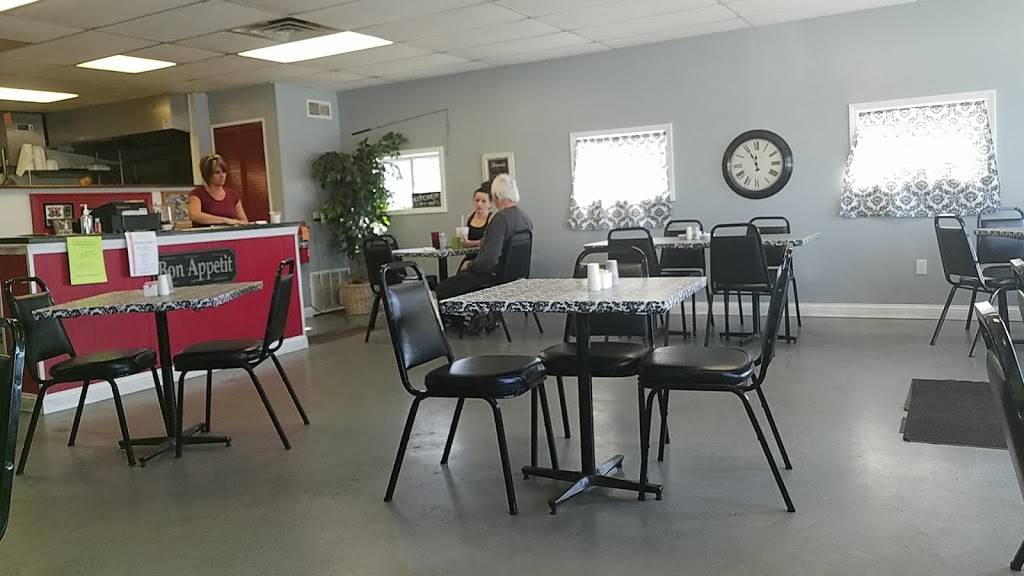 Small Town Cafe | restaurant | 421 US-35, Galveston, IN 46932, USA | 5746995078 OR +1 574-699-5078