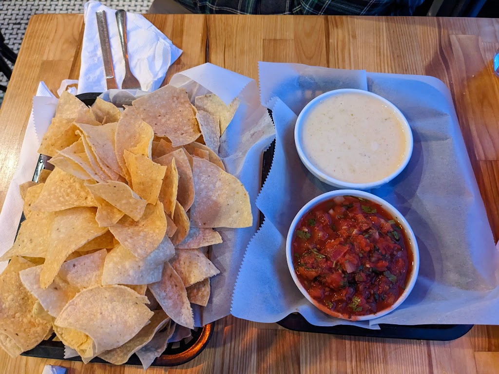 Juans Flying Burrito - Oak Street | restaurant | 8140 Oak St, New Orleans, LA 70118, USA | 5048974800 OR +1 504-897-4800