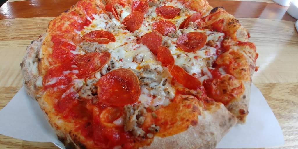 Sauced Wood Fired Pizza | restaurant | 21984 Lorain Rd, Fairview Park, OH 44126, USA | 4407994411 OR +1 440-799-4411