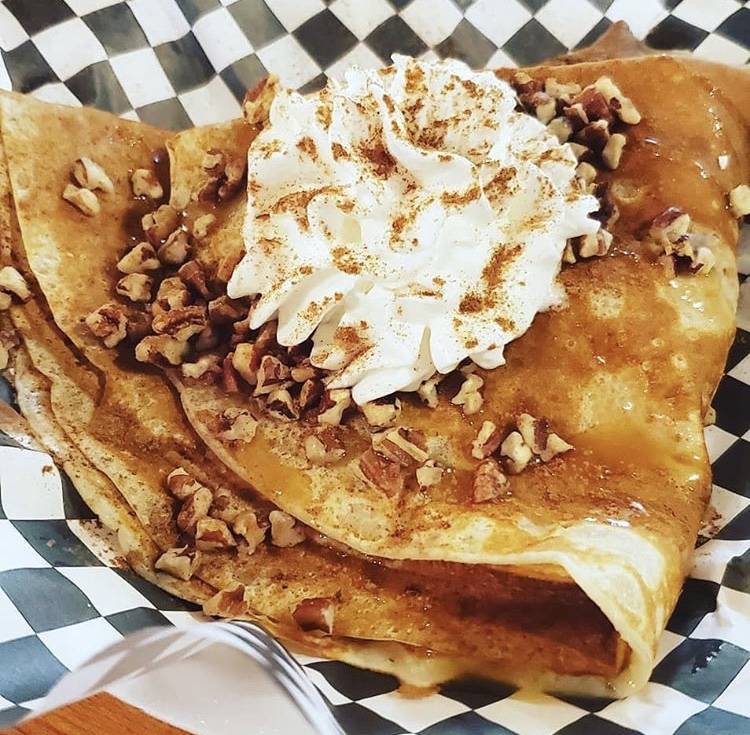 Claire’s Creperie | restaurant | 100 E 4th Ave, Mt Dora, FL 32757, USA | 8507769820 OR +1 850-776-9820