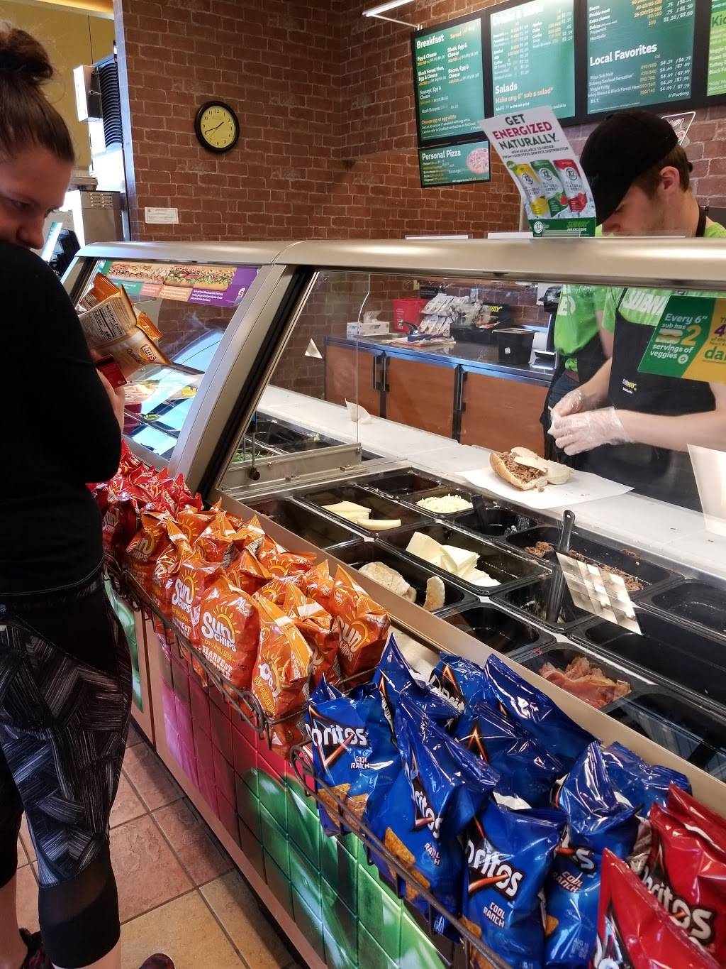 Subway | restaurant | 119 Main St, Belgium, WI 53004, USA | 2624765115 OR +1 262-476-5115