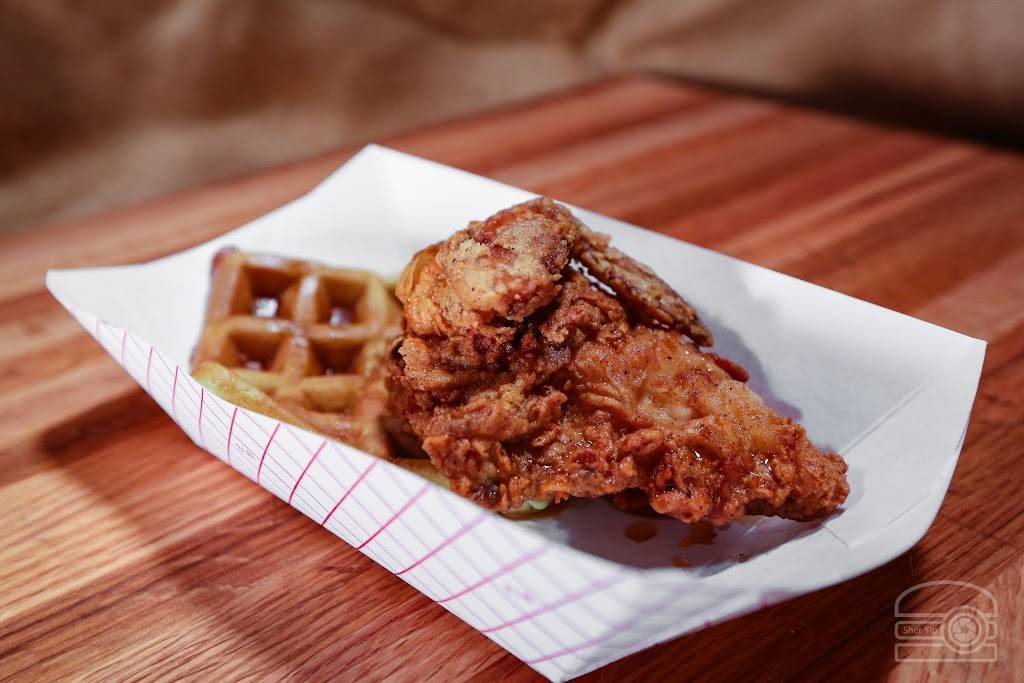 Hill & Hollow | restaurant | 709 Beechurst Ave #10, Morgantown, WV 26505, USA | 3042414551 OR +1 304-241-4551