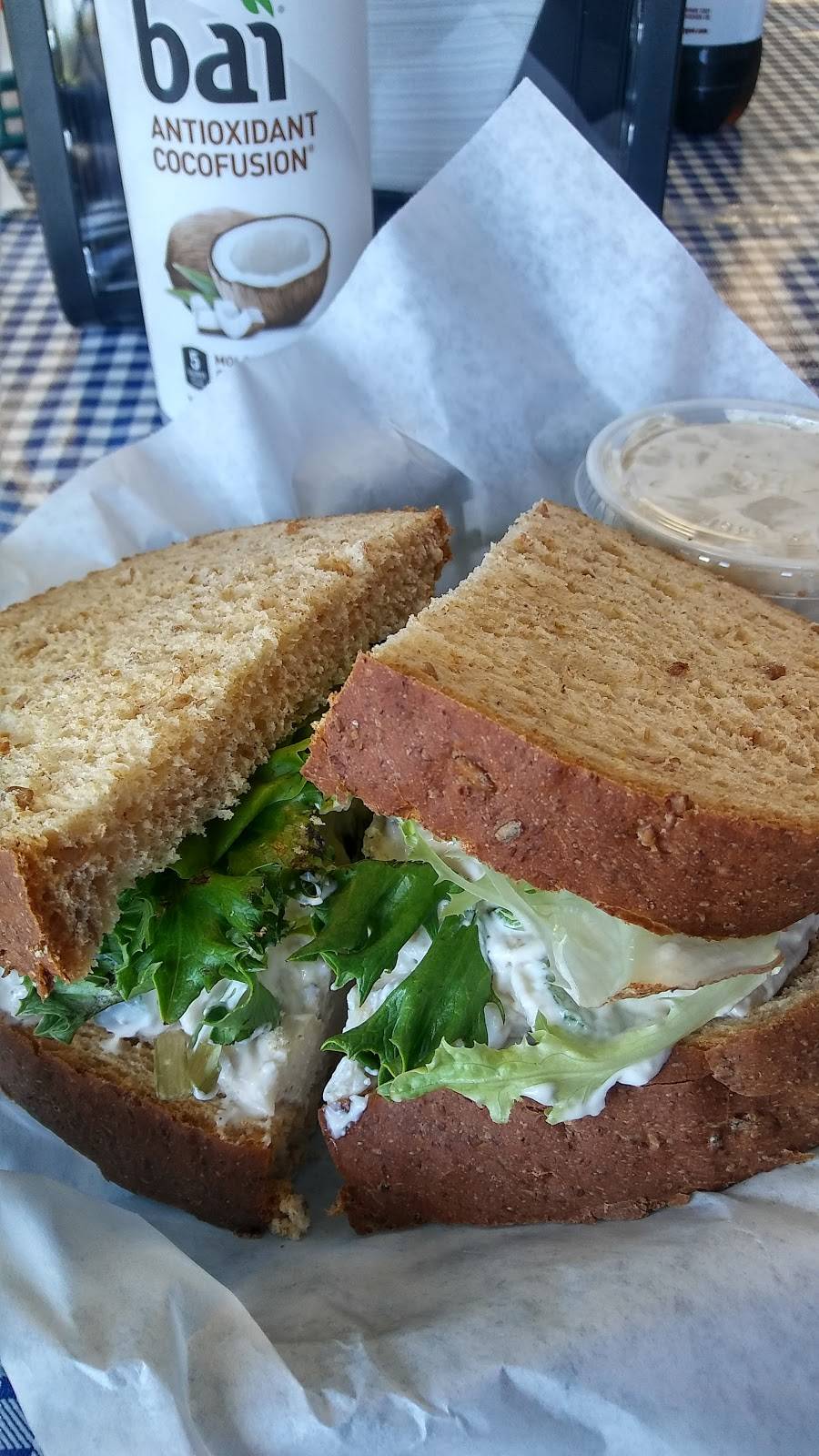 McSmiths Kitchen & Catering | restaurant | 3791 New Town Blvd, St Charles, MO 63301, USA | 6364936023 OR +1 636-493-6023