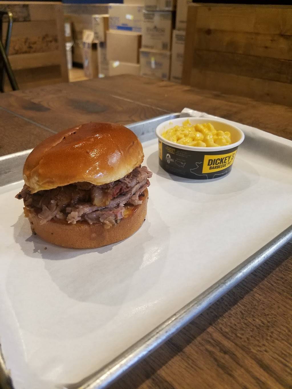 Dickeys Barbecue Pit | restaurant | 210 E Parkwood Dr, Friendswood, TX 77546, USA | 2819478455 OR +1 281-947-8455