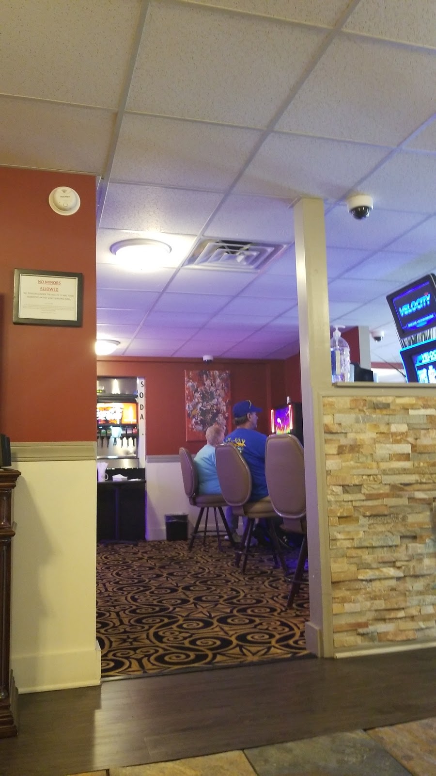 Pearls- Slots and Video Poker | restaurant | 2125 E Pershing Rd, Decatur, IL 62526, USA | 2173309401 OR +1 217-330-9401