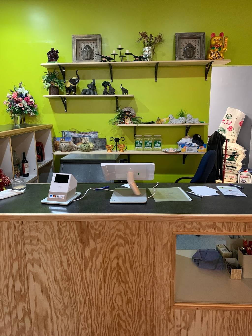 11 Tiger Thai Food | restaurant | 240 5th St SE, Barberton, OH 44203, USA | 2343347055 OR +1 234-334-7055