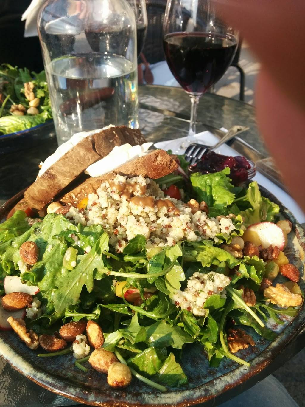 Beaufort - Bistro | restaurant | 414 Rue Saint-Zotique E, Montréal, QC H2S 1L9, Canada | 5142746969 OR +1 514-274-6969