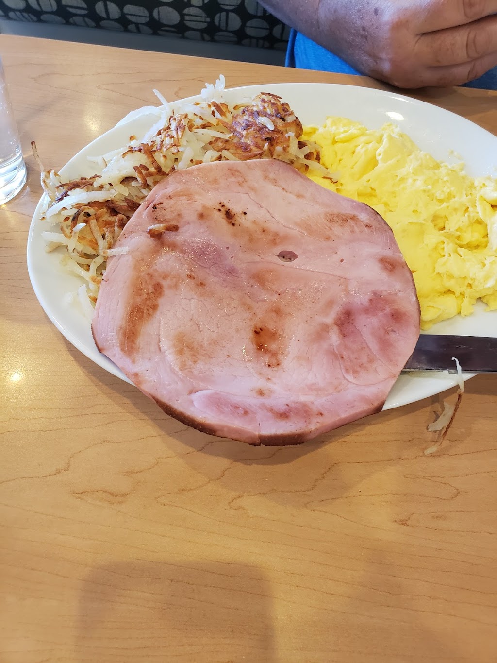 Waffles Kafe | restaurant | 411 E Lincoln Hwy, New Lenox, IL 60451, USA | 8157178135 OR +1 815-717-8135