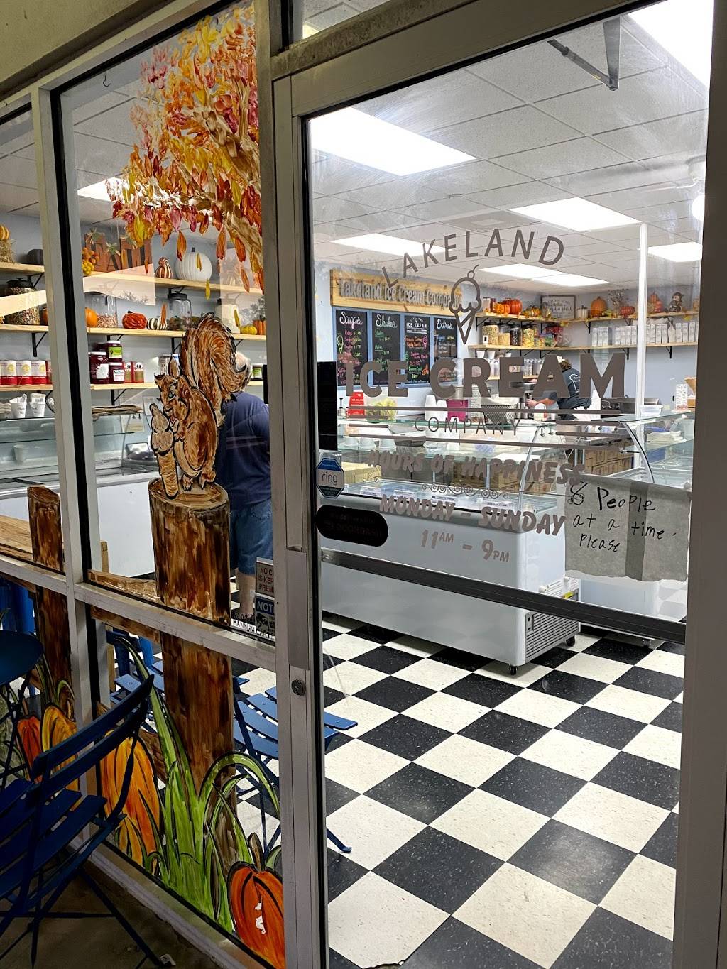 Lakeland Ice Cream Co | restaurant | 2973 Duff Rd, Lakeland, FL 33810, USA | 8633375652 OR +1 863-337-5652