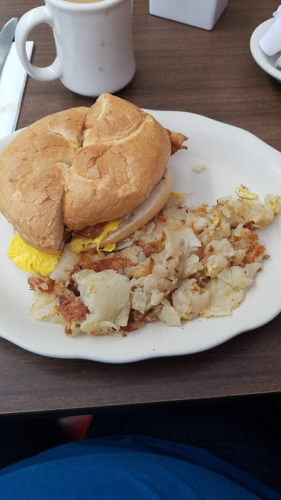 Big Tomato | restaurant | 697 Main St # 2, Poughkeepsie, NY 12601, USA | 8454527850 OR +1 845-452-7850