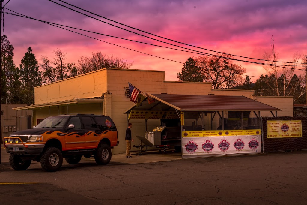 Jeffros grill | restaurant | 22111 OR-62, Shady Cove, OR 97539, USA | 5419518363 OR +1 541-951-8363