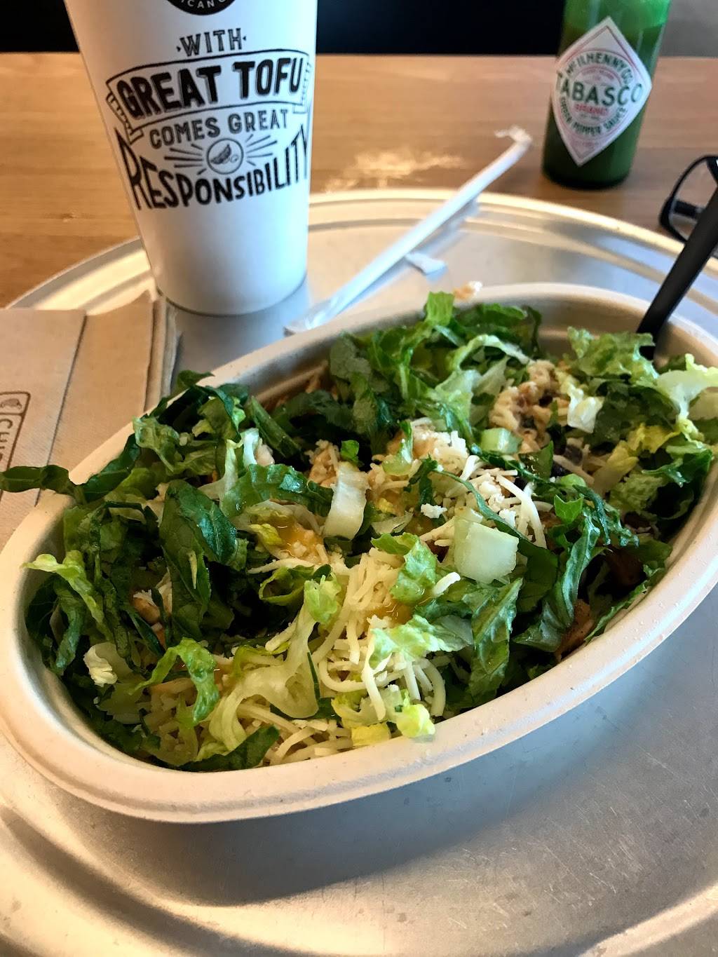 Chipotle Mexican Grill | restaurant | 2025 Wilshire Blvd, Santa Monica, CA 90403, USA | 3104530057 OR +1 310-453-0057