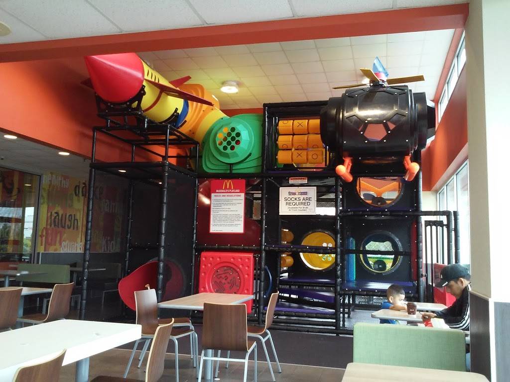 McDonalds | cafe | 920 N York Rd, Elmhurst, IL 60126, USA | 6308329633 OR +1 630-832-9633