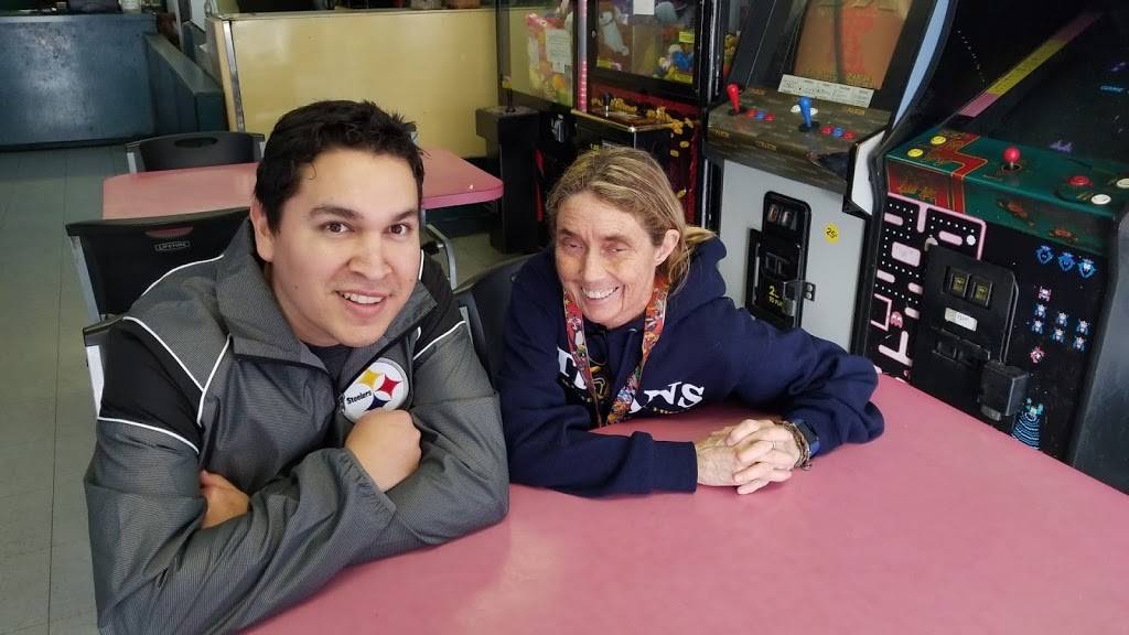 Burger Factory | restaurant | 313 Central Ave, Shafter, CA 93263, USA | 6617469135 OR +1 661-746-9135