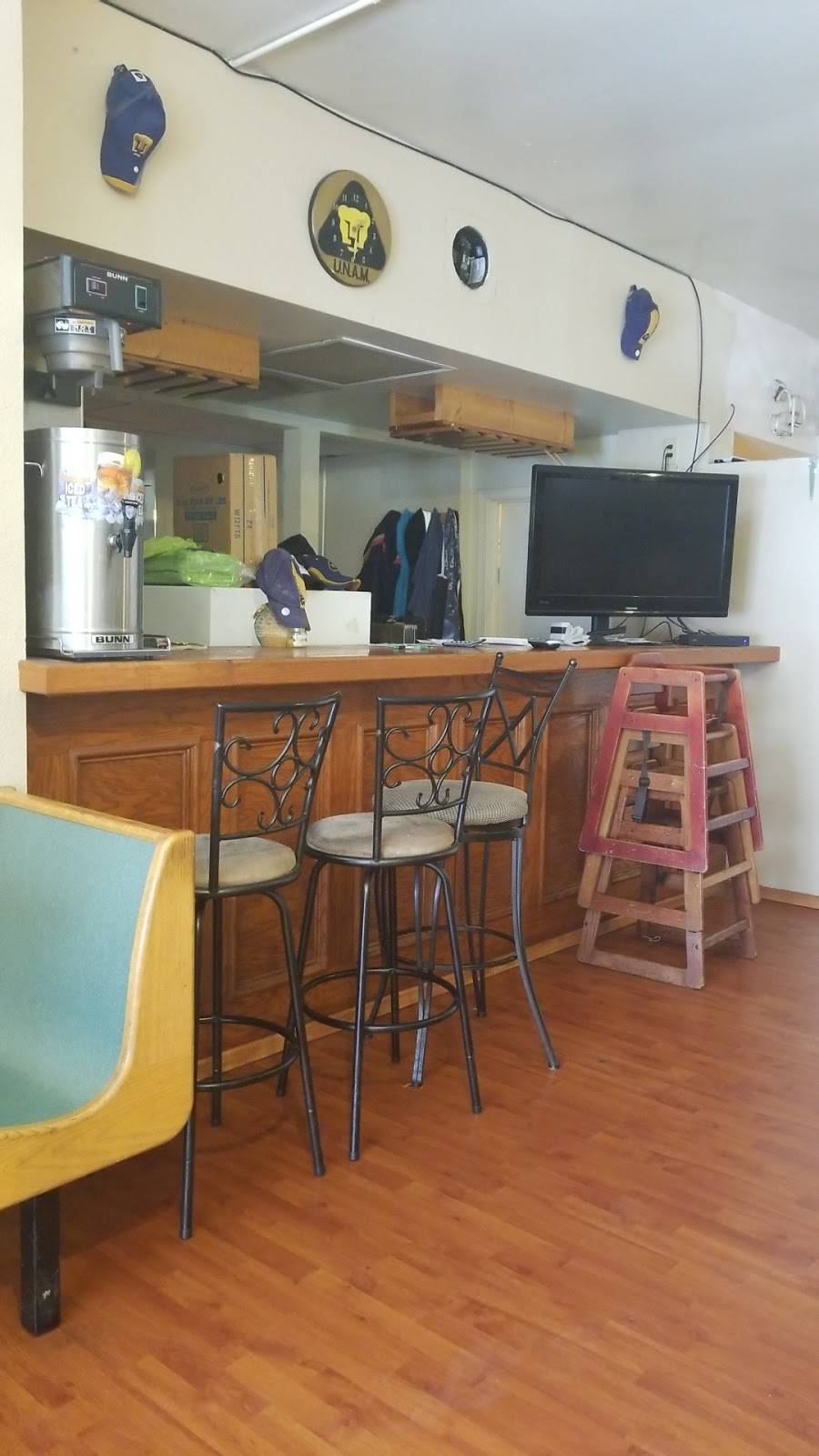 El Centro Meat Market | restaurant | 219 Main St, Lake Dallas, TX 75065, USA | 9407993750 OR +1 940-799-3750