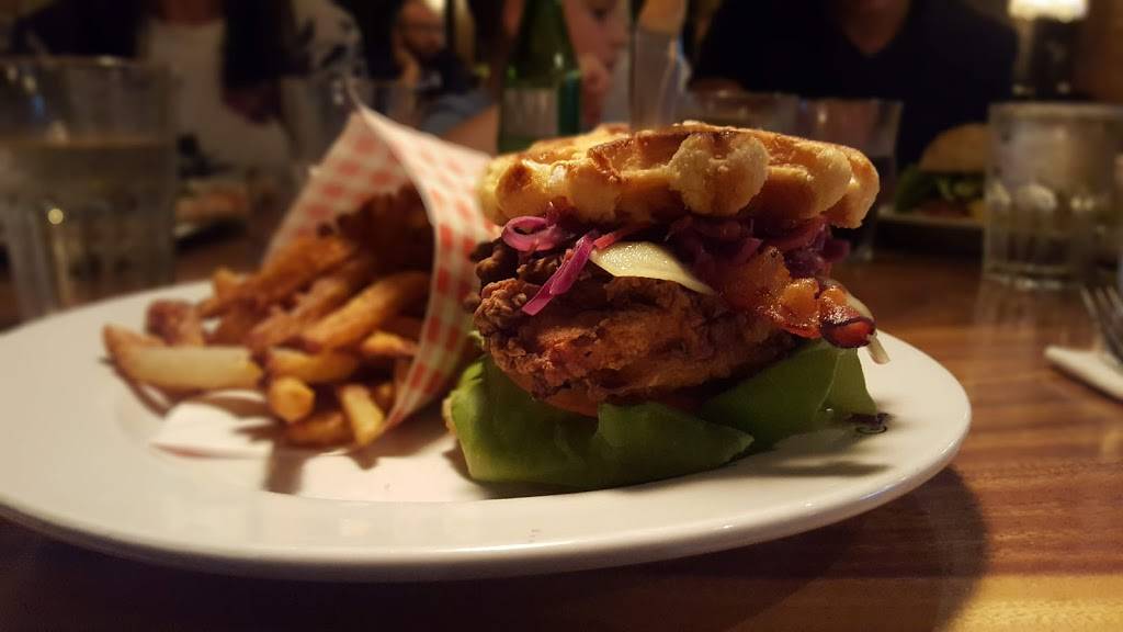 La Maison de Débauche par le Carlito | restaurant | 361 Rue des Forges, Trois-Rivières, QC G9A 4S8, Canada | 8193789111 OR +1 819-378-9111