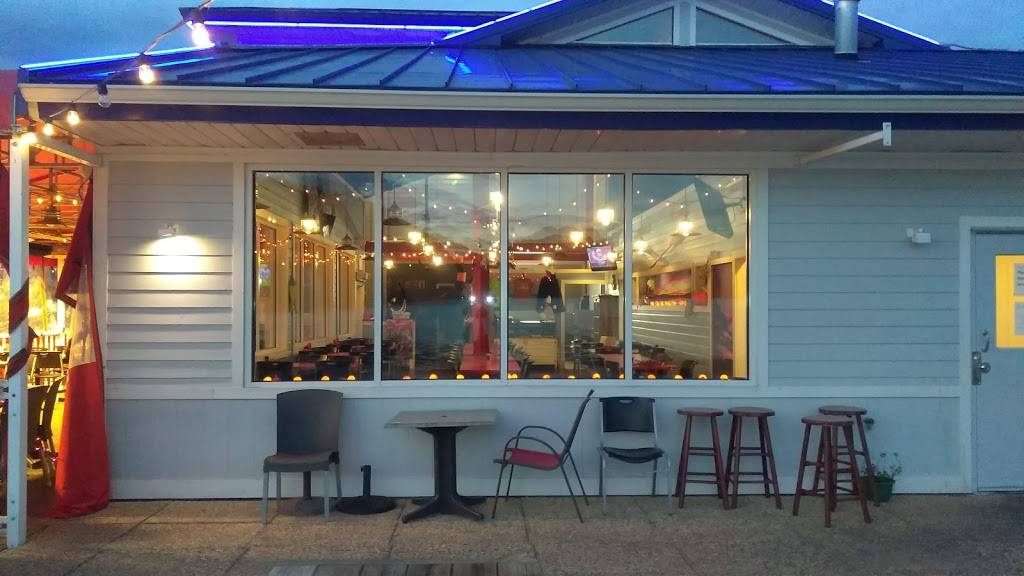 Blue Water Grille | restaurant | 1287 Floating Mill Rd, Silver Point, TN 38582, USA | 9318582275 OR +1 931-858-2275