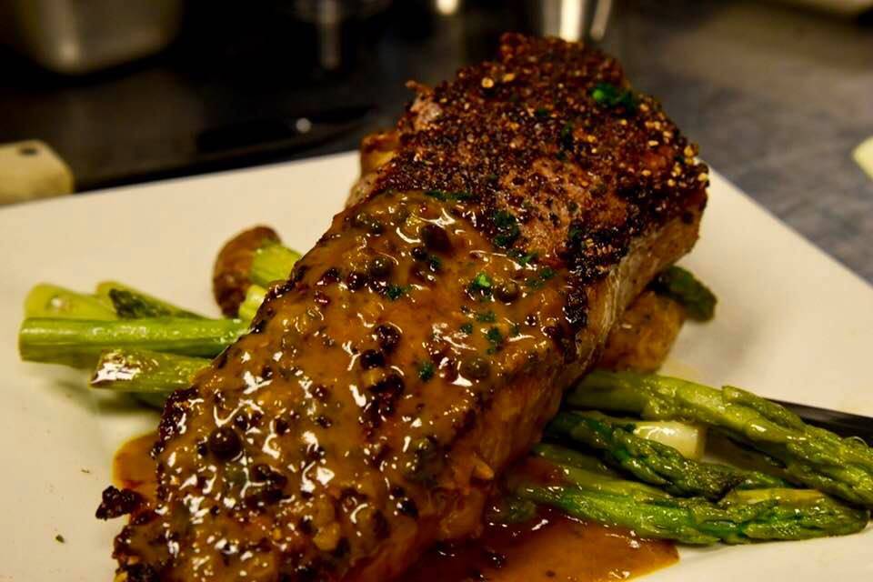 Off the Hook Seafood & Chophouse | restaurant | 2000 Colley Ave, Norfolk, VA 23517, USA | 7574213313 OR +1 757-421-3313