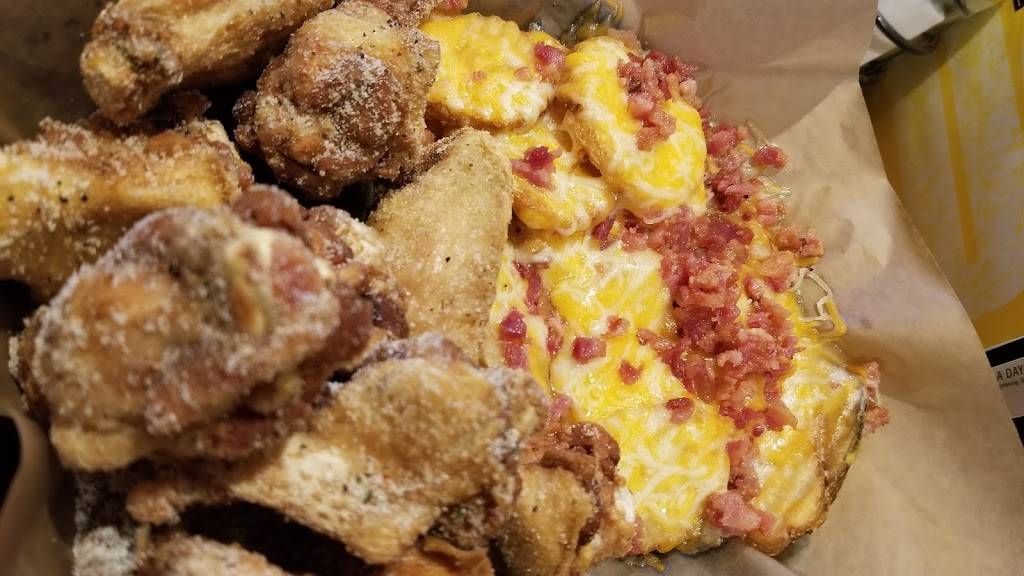 Buffalo Wild Wings | restaurant | 235 Lincoln Way W, Massillon, OH 44647, USA | 3308372999 OR +1 330-837-2999