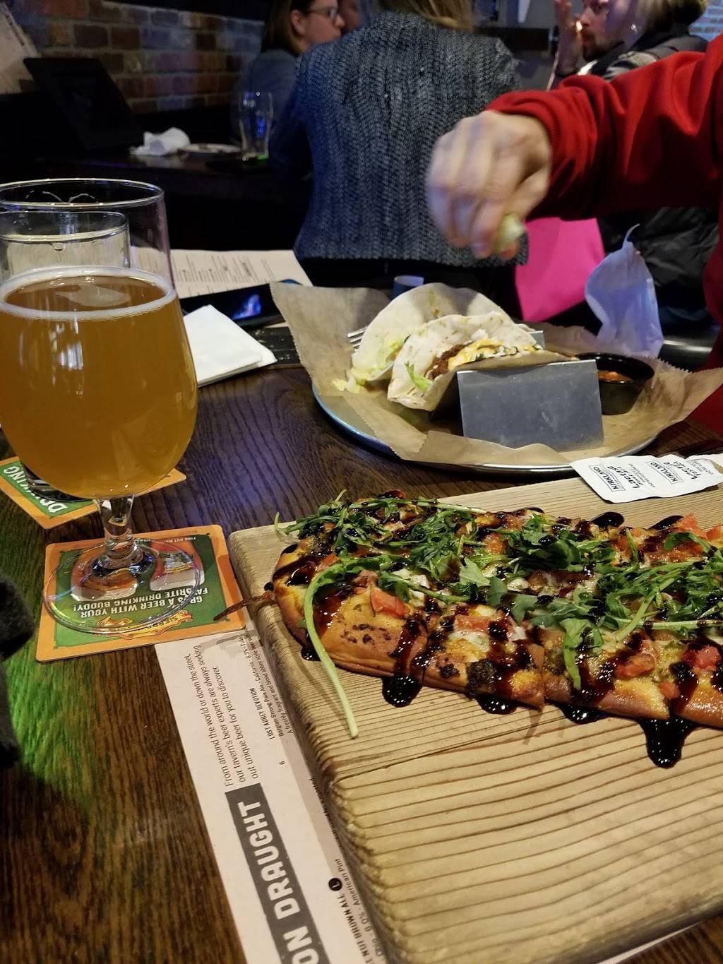 World of Beer | restaurant | 3934 Townsfair Way, Columbus, OH 43219, USA | 6144762962 OR +1 614-476-2962