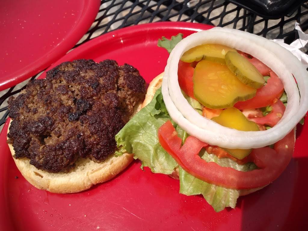 Baywatch On the Beach Grill | restaurant | 6626 Beachway, Caseville, MI 48725, USA | 5868833336 OR +1 586-883-3336