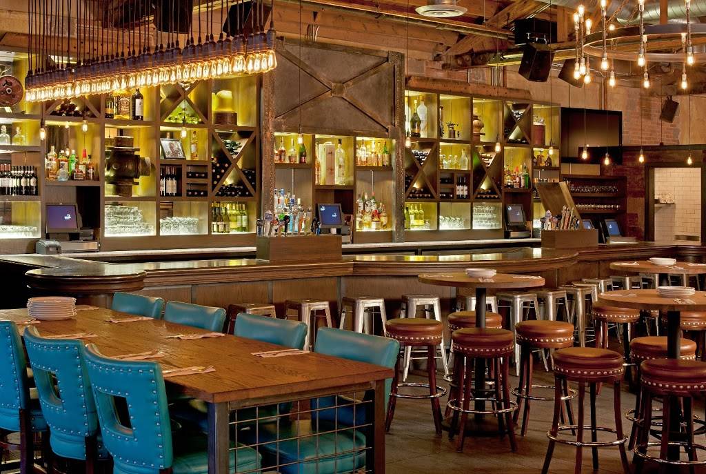 Lou Malnatis Pizzeria | meal delivery | 1120 N State St, Chicago, IL 60610, USA | 3127257777 OR +1 312-725-7777