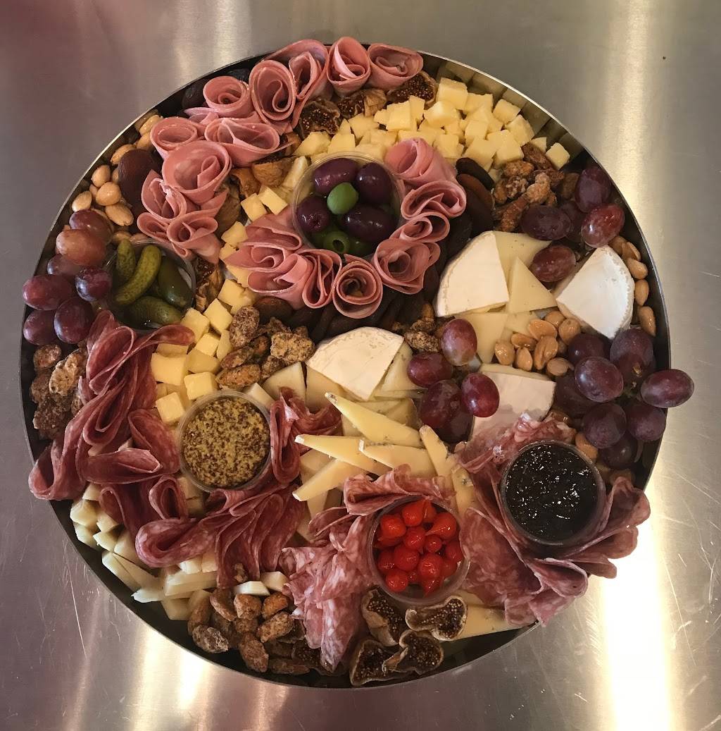 Share: Cheesebar | restaurant | 6105 Ridge Ave, Cincinnati, OH 45213, USA | 5133513063 OR +1 513-351-3063