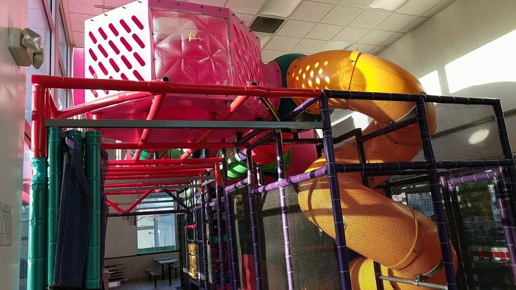 McDonalds | cafe | 2520 E 12th St, Oakland, CA 94601, USA | 5102611424 OR +1 510-261-1424