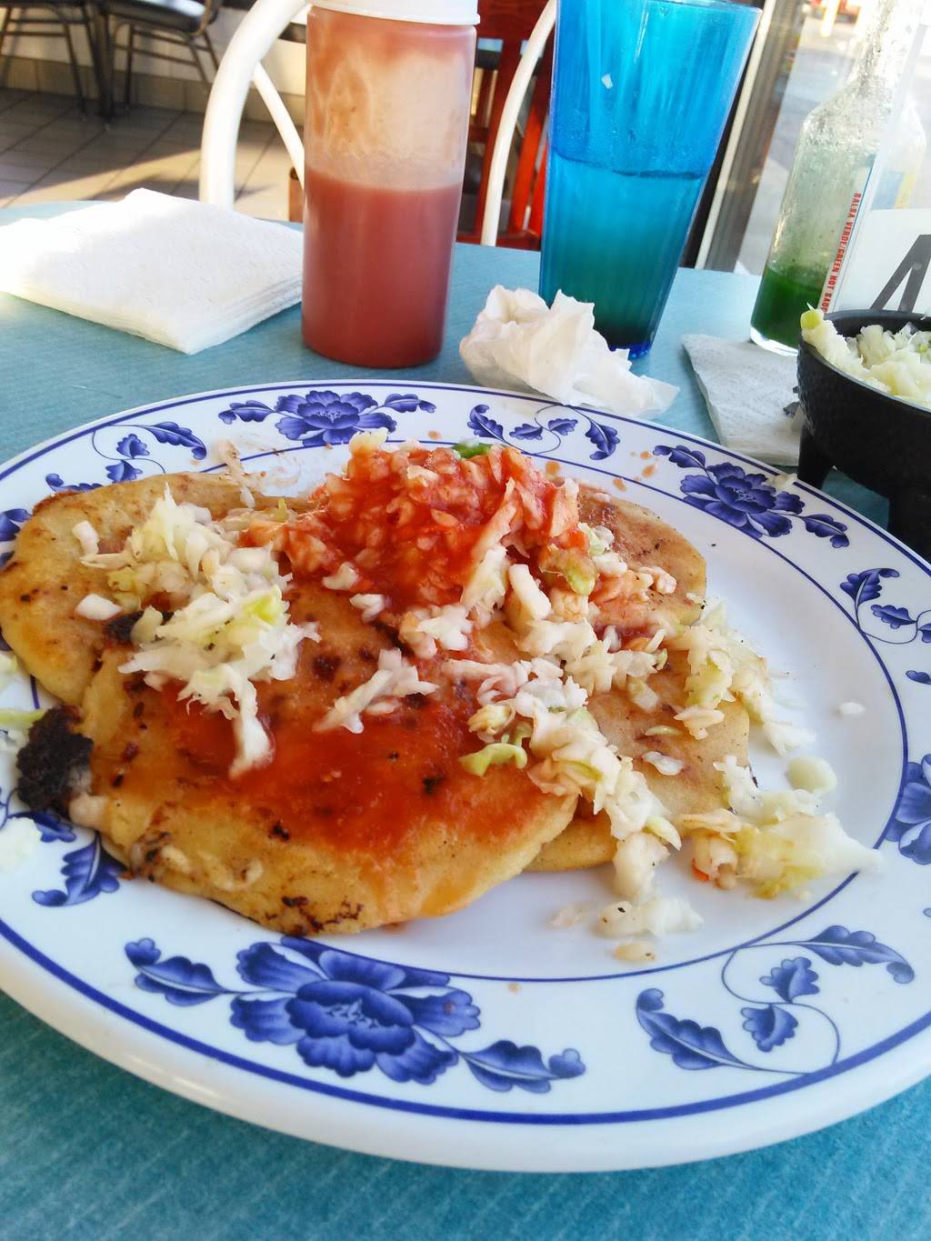 Restaurant y Pupuseria La Salvadoreña | restaurant | 5410 W 34th St, Indianapolis, IN 46224, USA | 3173881707 OR +1 317-388-1707