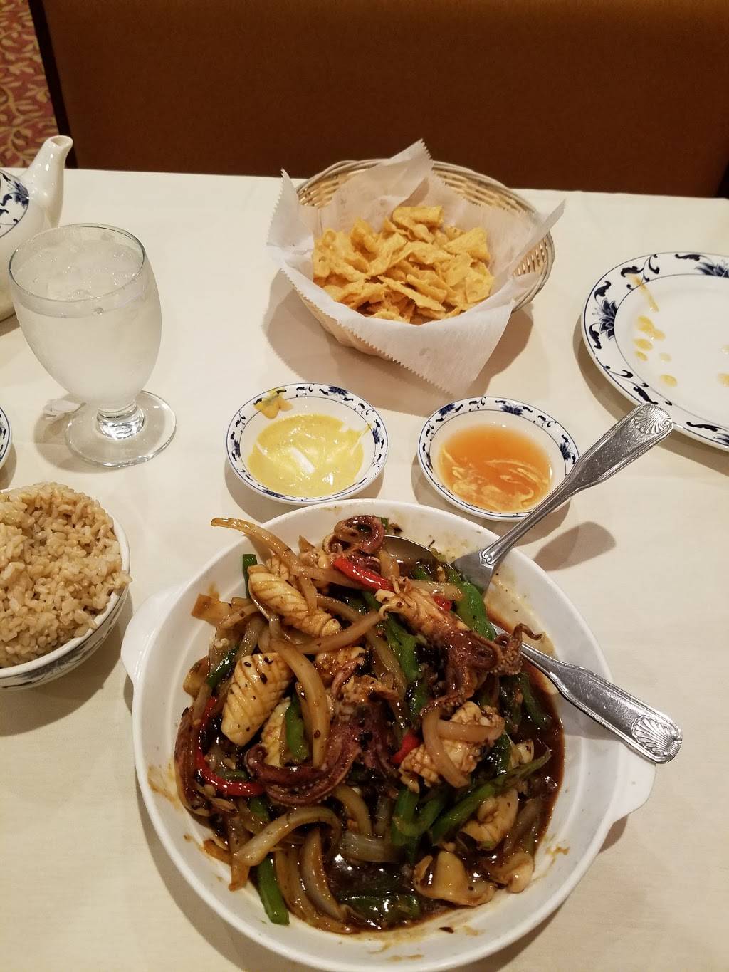 Golden House | restaurant | 3639 Hill Blvd, Jefferson Valley, NY 10535, USA | 9149628088 OR +1 914-962-8088