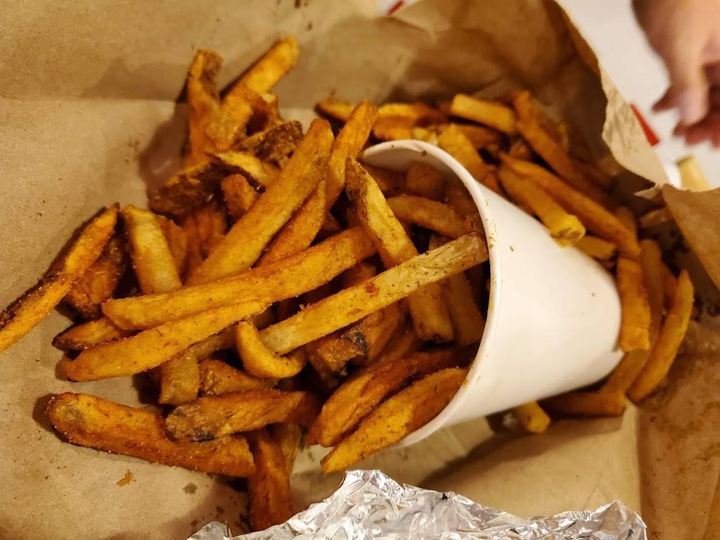 Five Guys | meal takeaway | 2032 Town Center Blvd, Knoxville, TN 37922, USA | 8656900035 OR +1 865-690-0035
