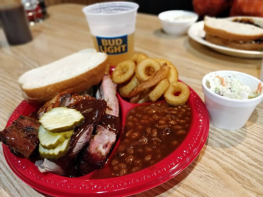 Smokebox BBQ Cafe | restaurant | 10020 N Ambassador Dr, Kansas City, MO 64153, USA | 8168918011 OR +1 816-891-8011