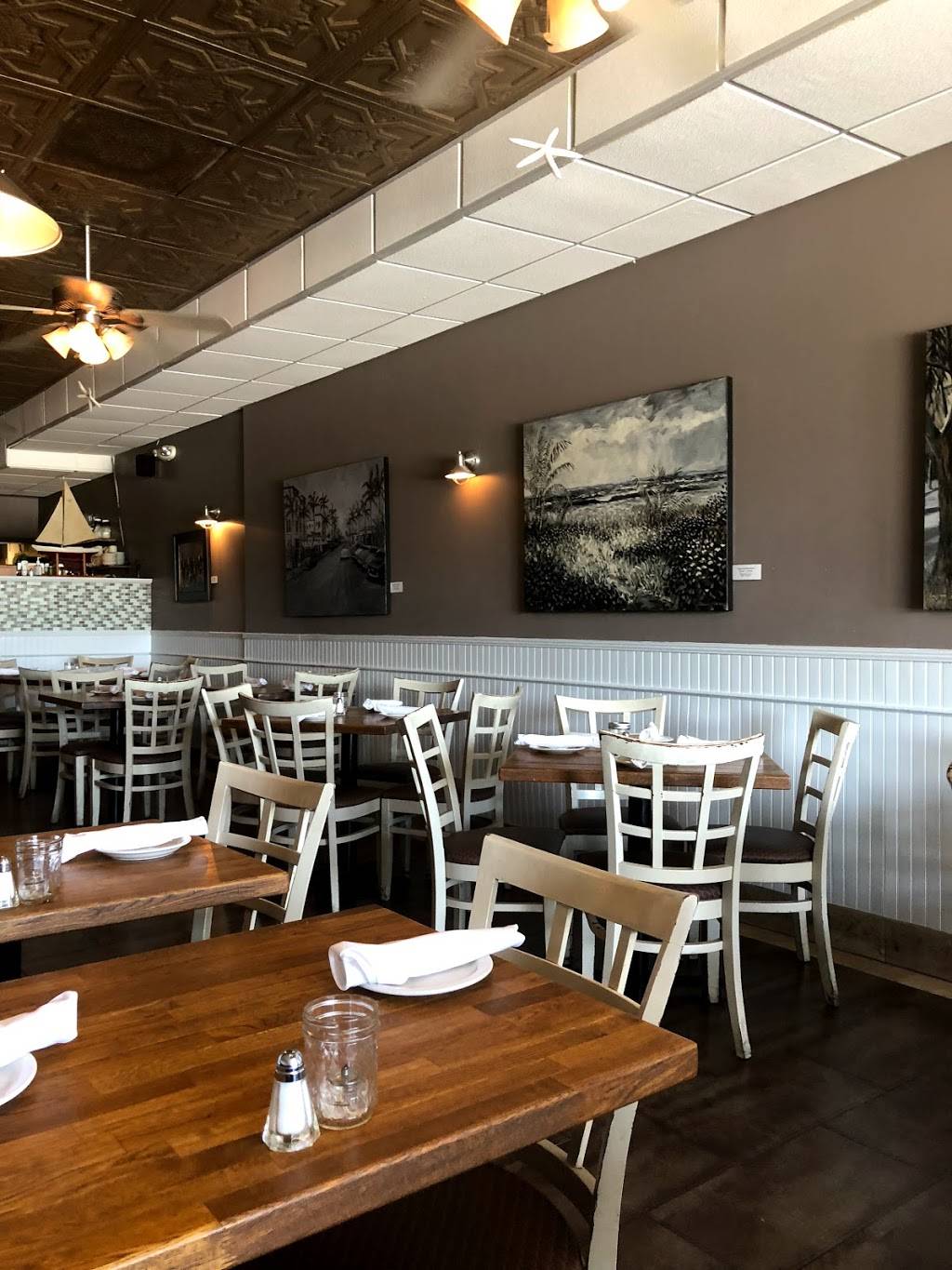 J&J Seafood Bar and Grill | restaurant | 634 E Atlantic Ave, Delray Beach, FL 33483, USA | 5612723390 OR +1 561-272-3390