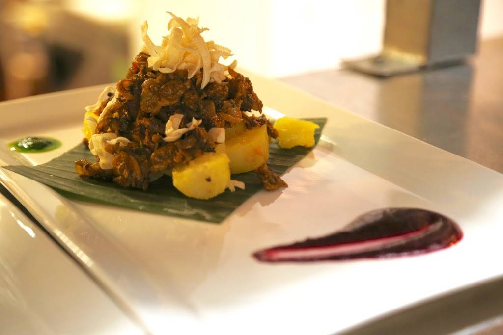 Raja Indian Cuisine & Bar | restaurant | 12974 Forest Hill Blvd, Inside old Wellington mall, Suit #20, Forest Hill Blvd, Wellington, FL 33414, USA | 5613185383 OR +1 561-318-5383