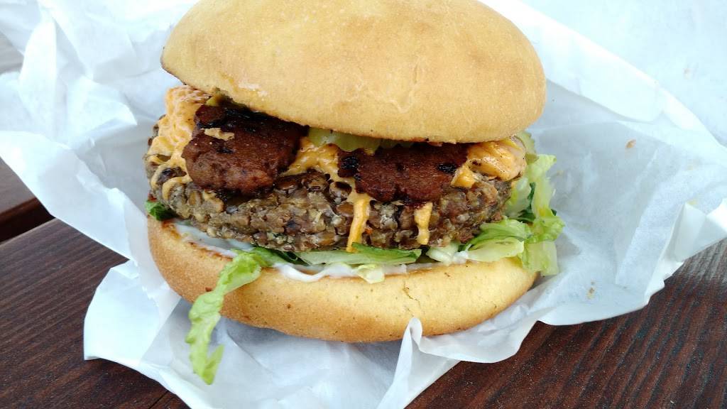 Arlos | restaurant | 900 Red River, Austin, TX 78702, USA | 5128401600 OR +1 512-840-1600