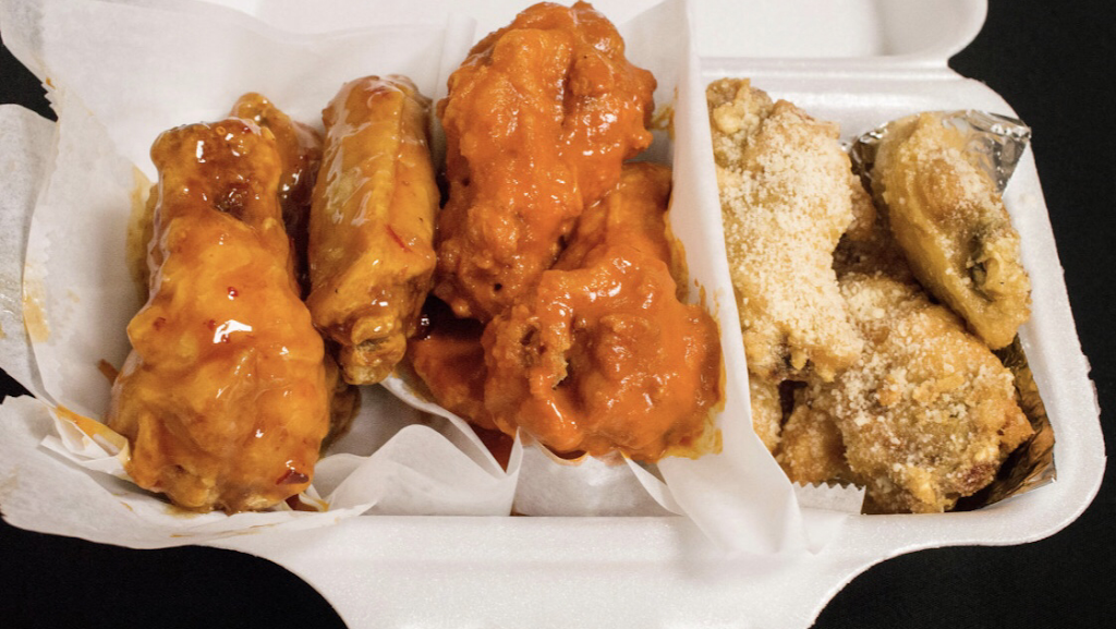 Wing Snob | restaurant | 28408 Five Mile Road, Livonia, MI 48154, USA | 7348554129 OR +1 734-855-4129