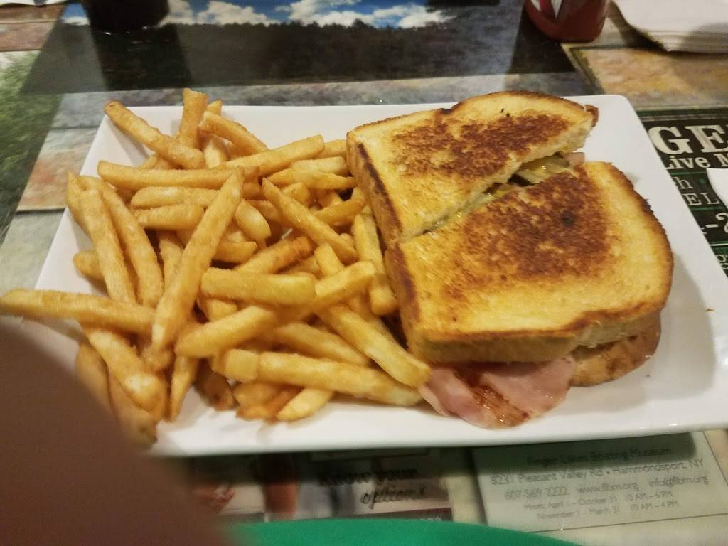 Villager Restaurant & Diner | restaurant | 245 S Main St, Canandaigua, NY 14424, USA | 5853942890 OR +1 585-394-2890