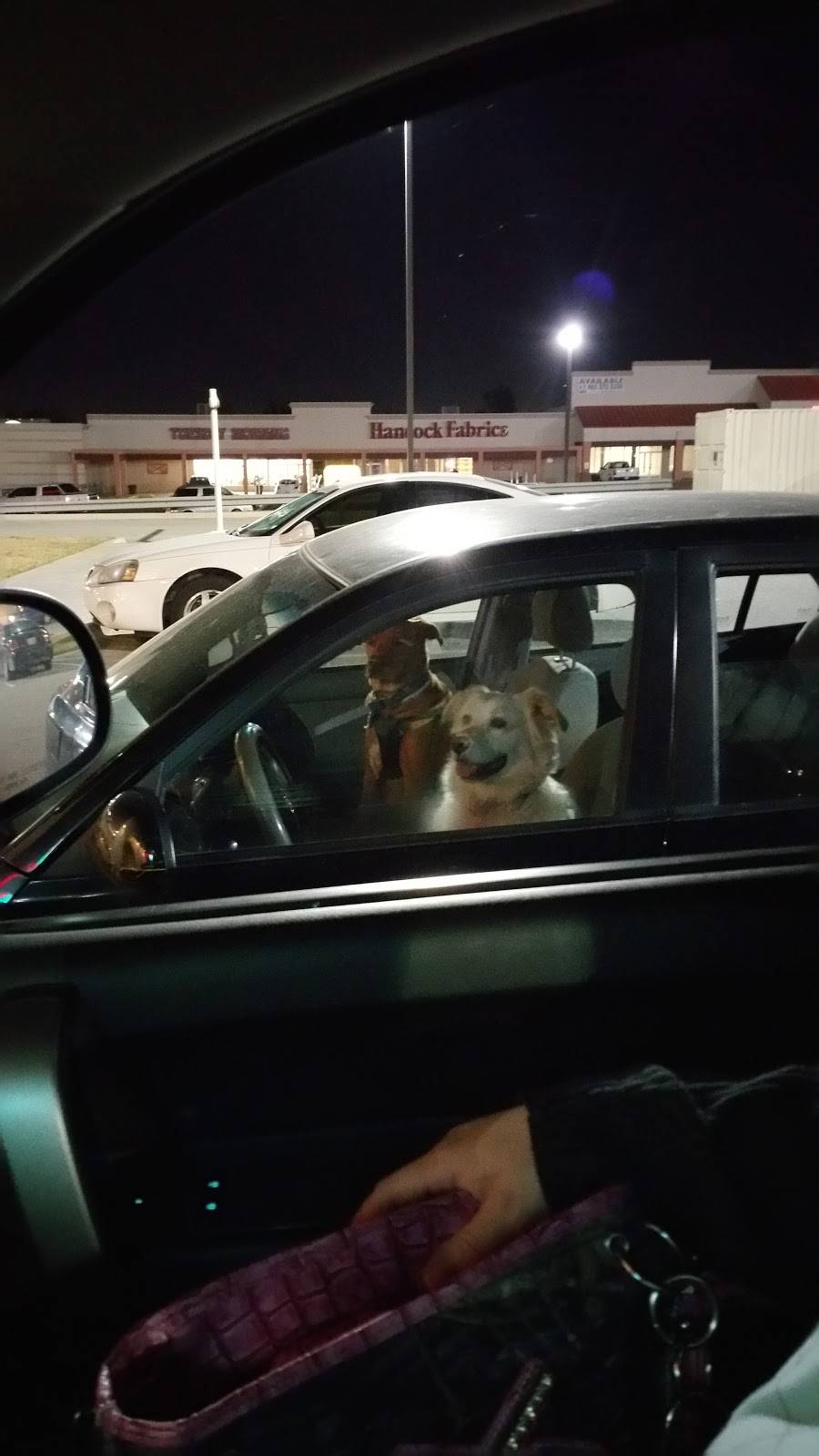 A&W Restaurant | restaurant | 1109 S, Garth Brooks Blvd, Yukon, OK 73099, USA | 4053543123 OR +1 405-354-3123