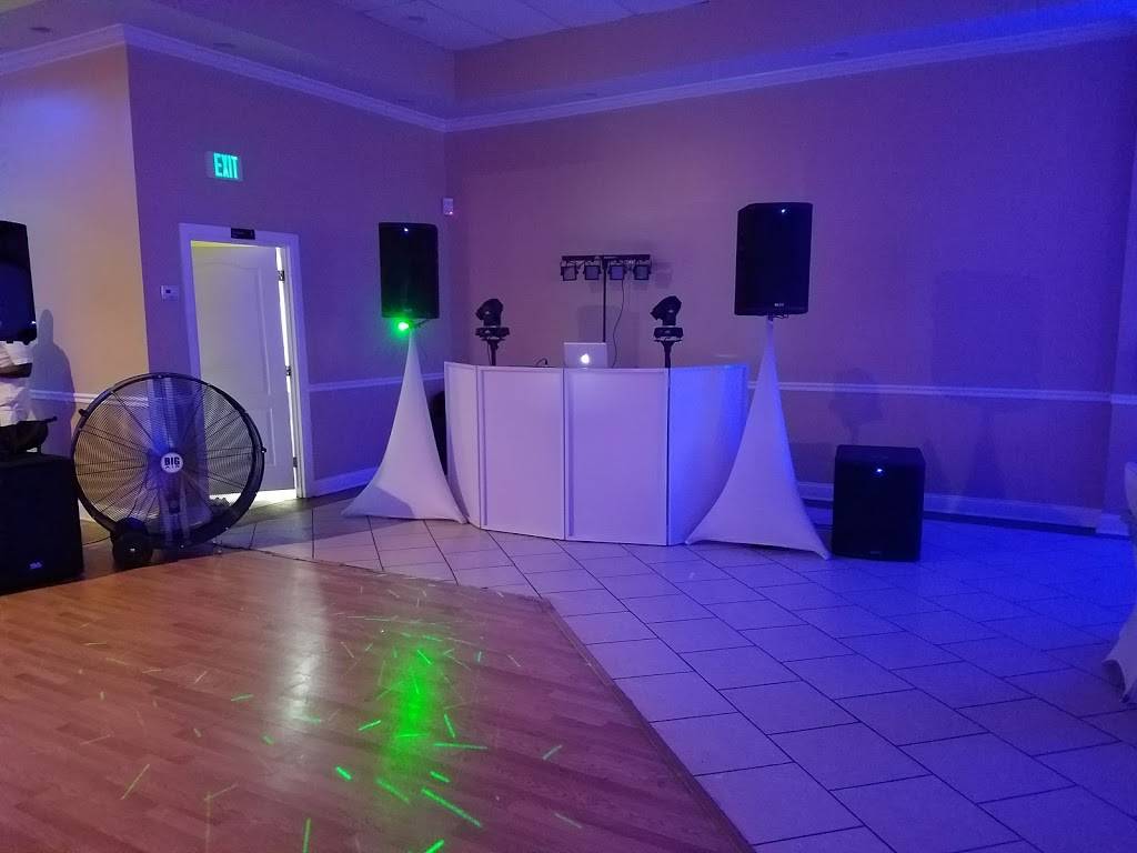 Runway Grille & Deli | restaurant | 3183 Winchester Rd, Memphis, TN 38118, USA | 9014408496 OR +1 901-440-8496