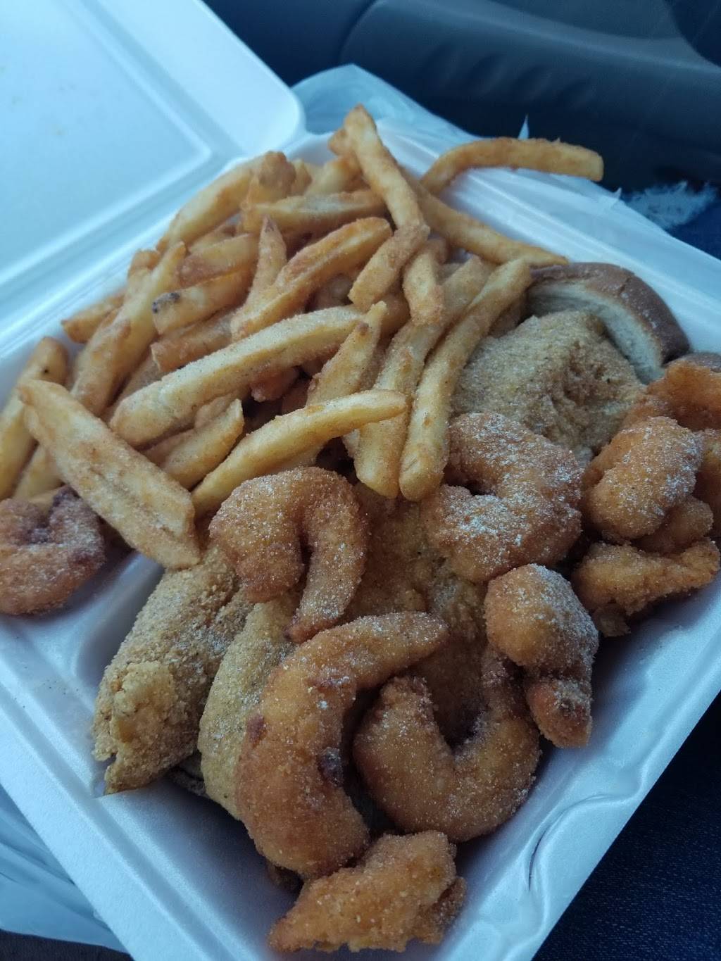 Hook Fish & Chicken | restaurant | 5711 Xerxes Ave N, Minneapolis, MN 55430, USA | 7635612121 OR +1 763-561-2121